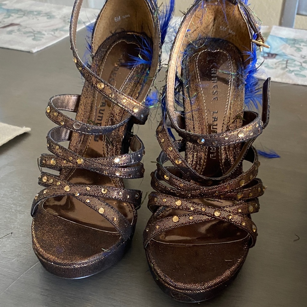 Chinese Laundry Brown Strappy Heels with Blue Feather Accents